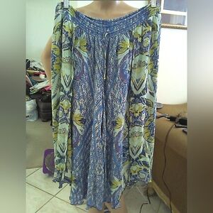 FREE PEOPLE Colorful Floral CAPRI PANT ( COMPLETE OPEN SIDES) SZ. LG